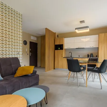 Mountain By Royal Aparts アパート